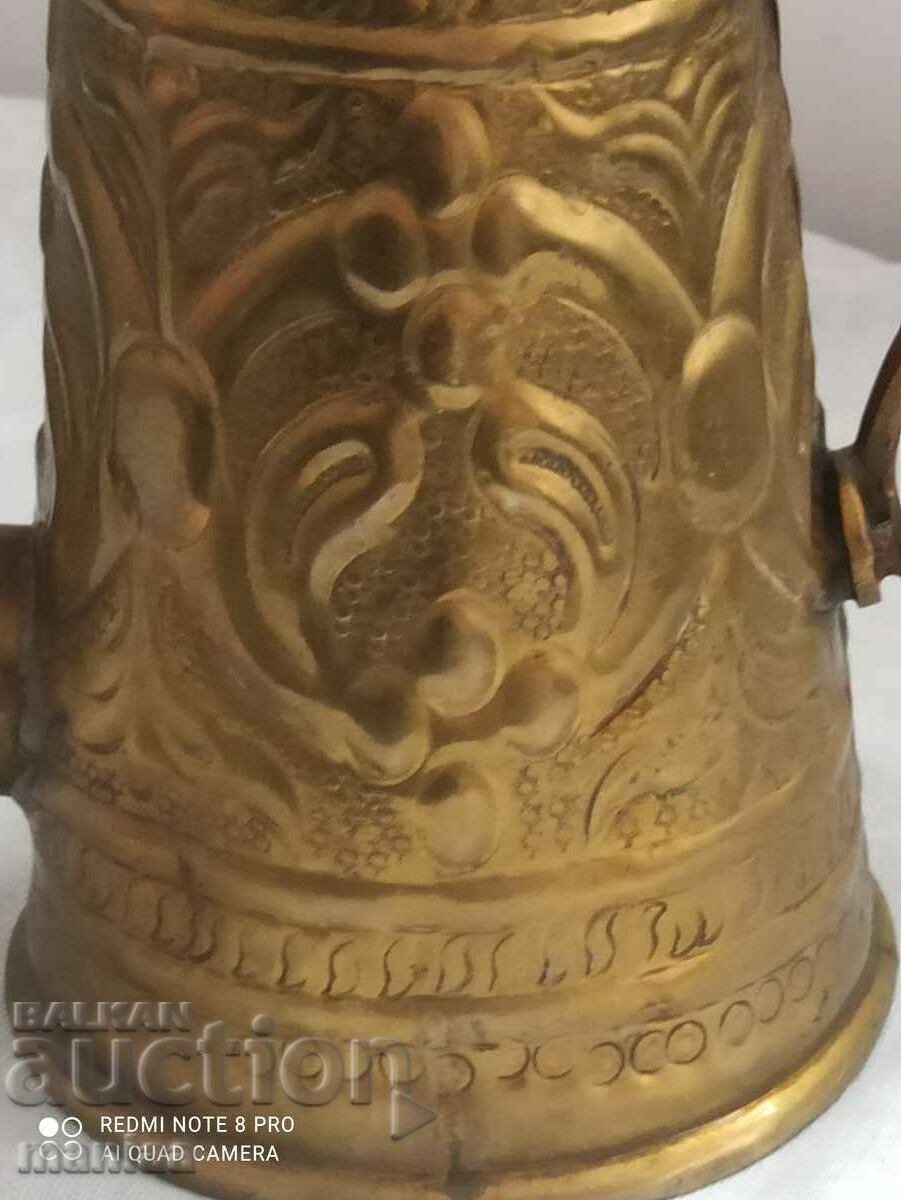 Licitație Fierbător mare vechi din bronz Licitație Fierbător mare vechi din bronz