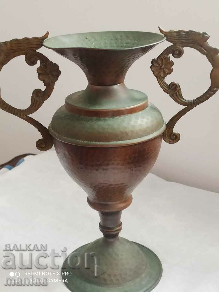 Παράδοση Αντίκες χάλκινο βάζο Παράδοση Αντίκες χάλκινο βάζο