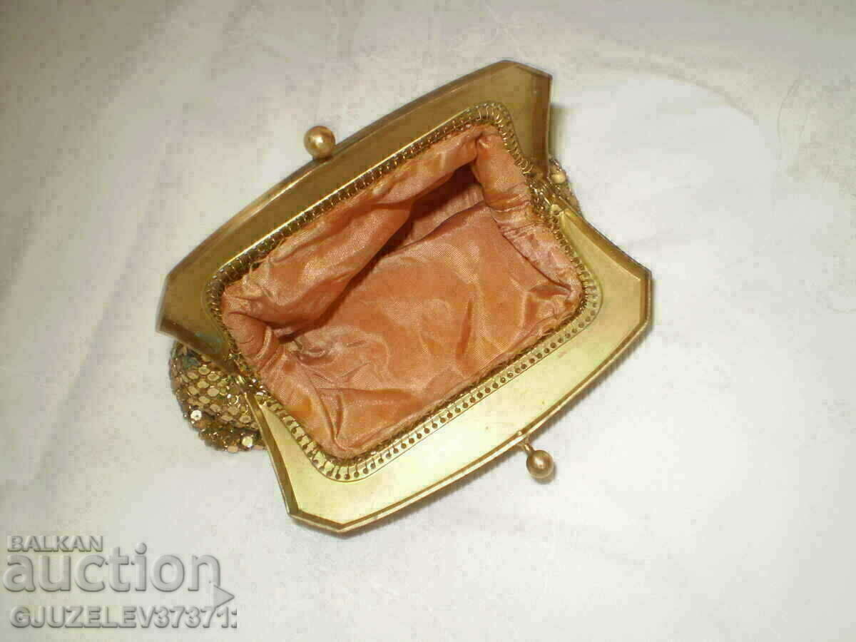 Delivery of Vintage elegant purse brass yellow metal Delivery of Vintage elegant purse brass yellow metal