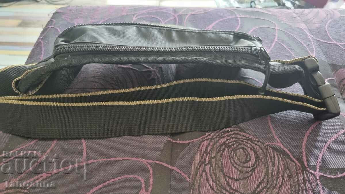 Μια νέα τσάντα με σλάπστικ με τιμή 20.00 BGN | € 10.23