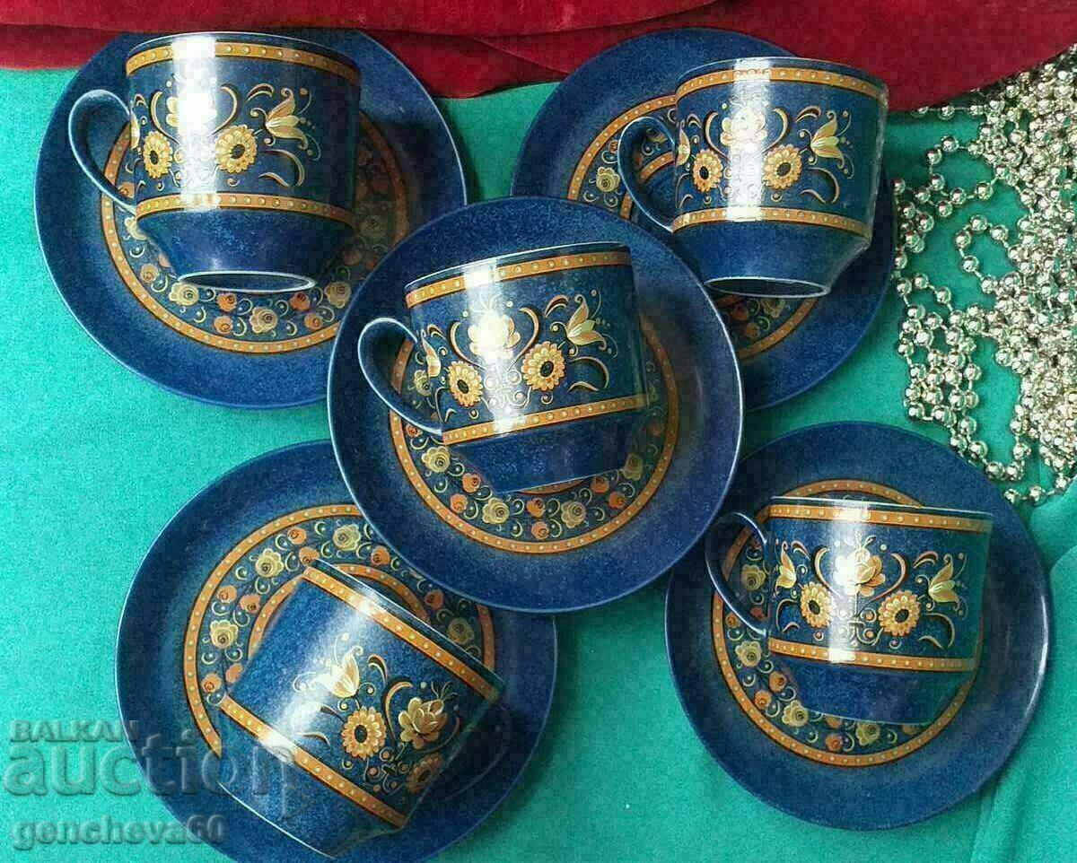 Serviciu frumos pictat retro pentru ceai, cafea cu preț € 30.00 | 58.67 BGN Serviciu frumos pictat retro pentru ceai, cafea cu preț € 30.00 | 58.67 BGN