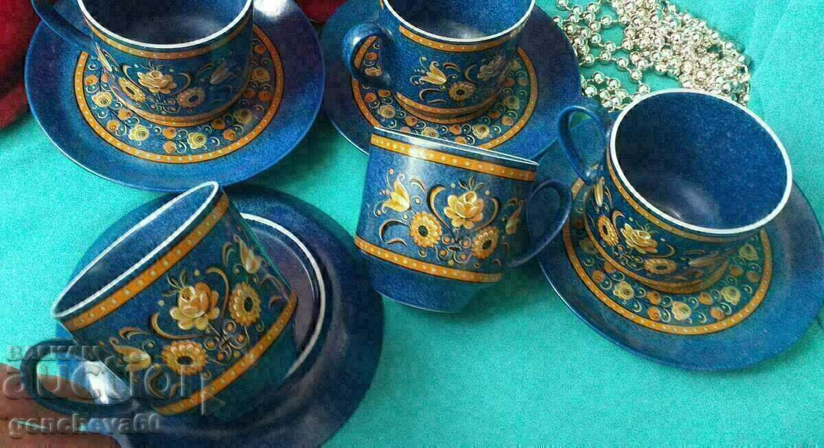 Auction  Beautiful retro painted service for tea, coffee