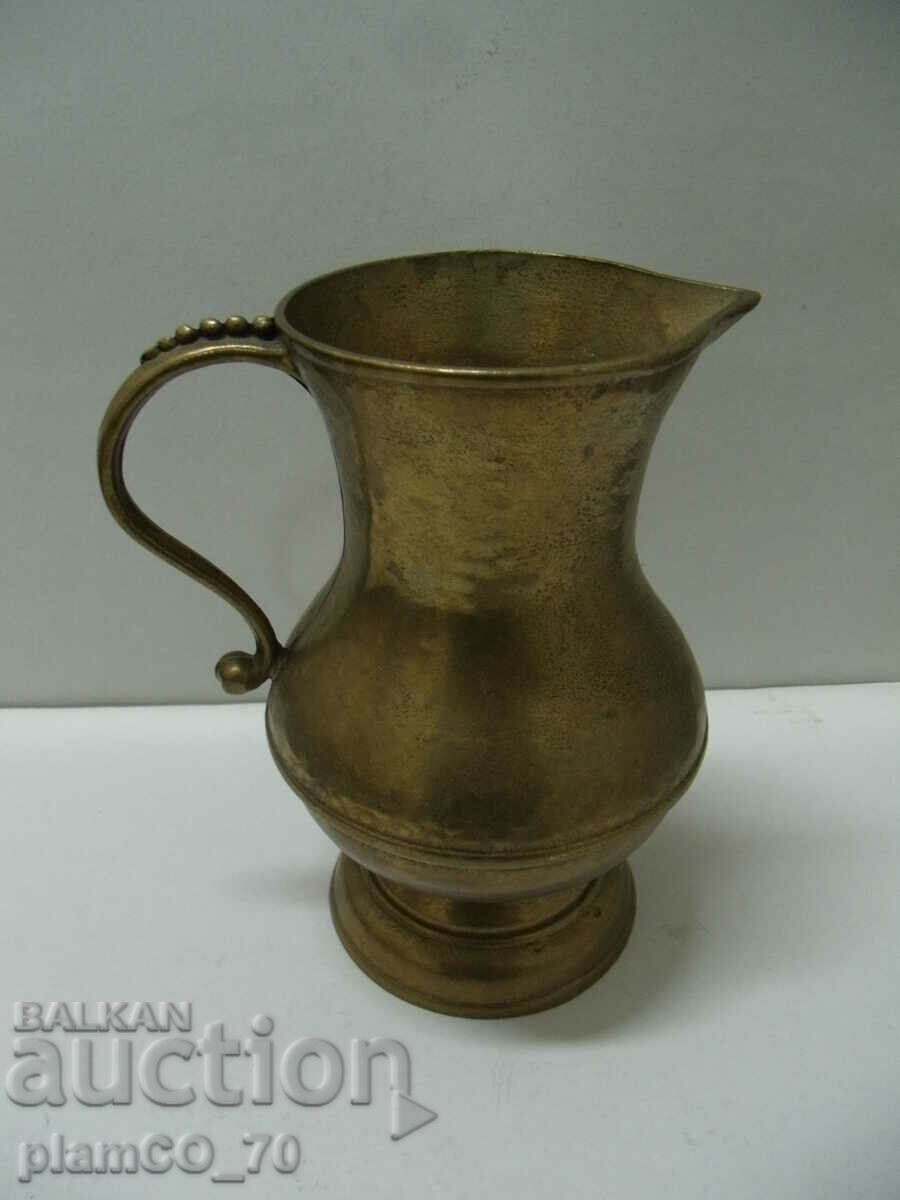 Auction No.*6777 old metal / bronze jug Auction No.*6777 old metal / bronze jug