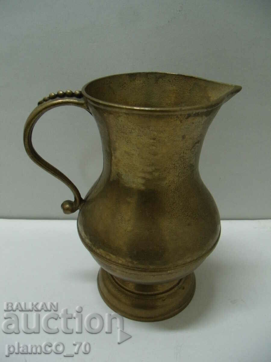 Delivery of No.*6777 old metal / bronze jug Delivery of No.*6777 old metal / bronze jug