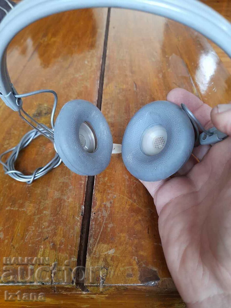 Old AKG headphones with price 50.00 BGN | € 25.56 Old AKG headphones with price 50.00 BGN | € 25.56