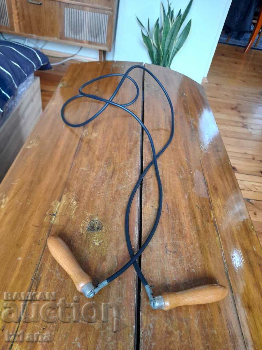 Delivery of An old children's rope Delivery of An old children's rope