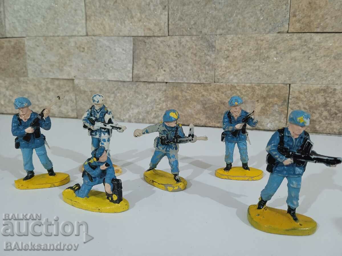 Auction Lot 6 pcs. painted soldiers Auction Lot 6 pcs. painted soldiers