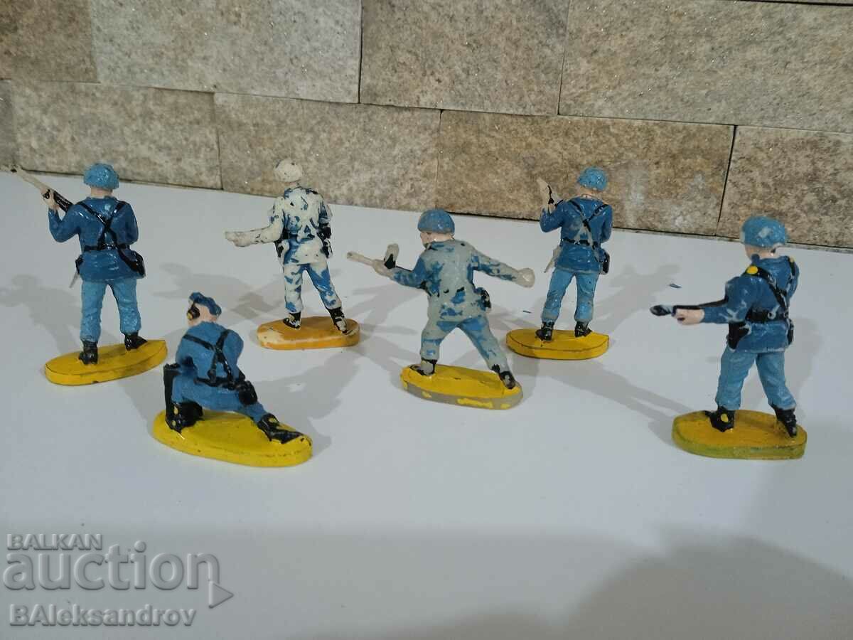 Delivery of Lot 6 pcs. painted soldiers Delivery of Lot 6 pcs. painted soldiers