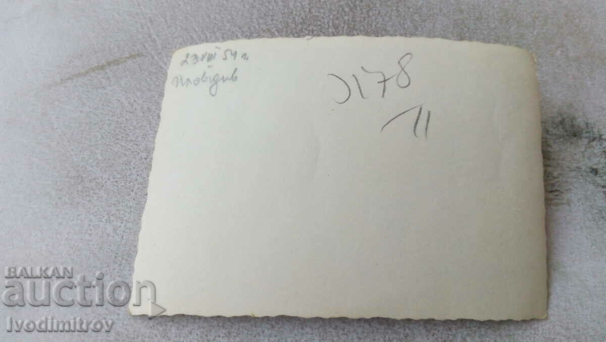 Photo Plovdiv Two young men and a woman on a walk 1954 with price 2.15 BGN | € 1.10 Photo Plovdiv Two young men and a woman on a walk 1954 with price 2.15 BGN | € 1.10