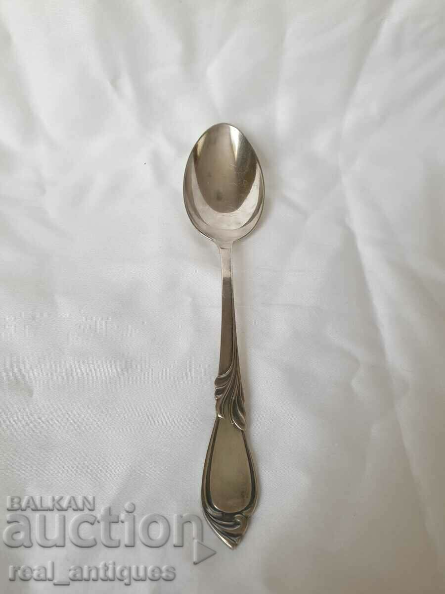 O lingură de argint