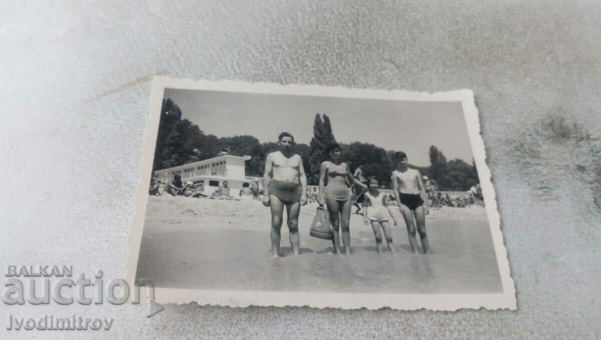 Photo Varna Man woman boy and girl on the beach 1956