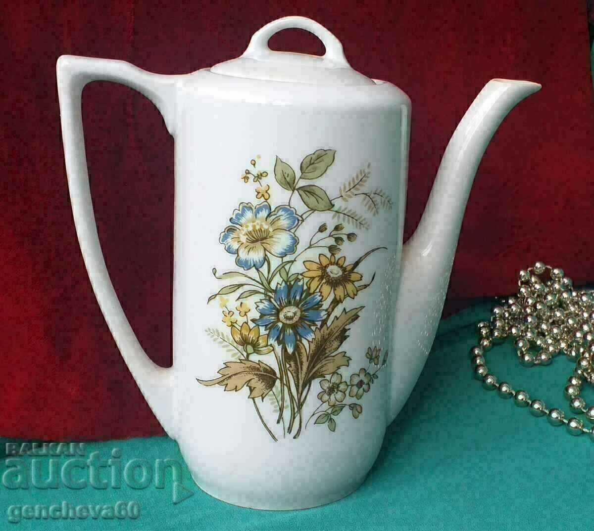 A beautiful KAHLA/GDR porcelain jug - 5