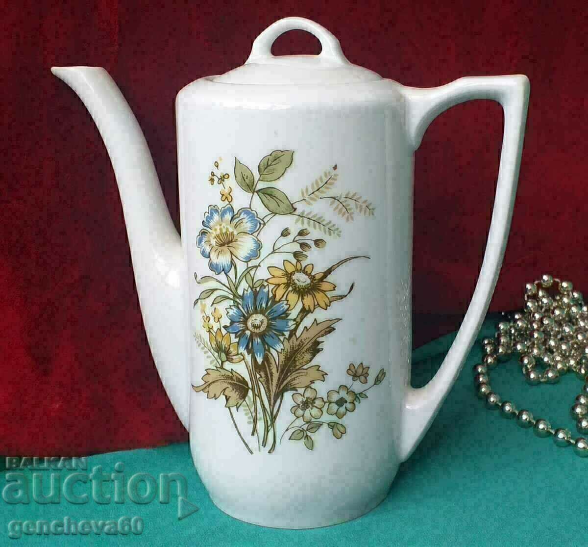 A beautiful KAHLA/GDR porcelain jug - 6