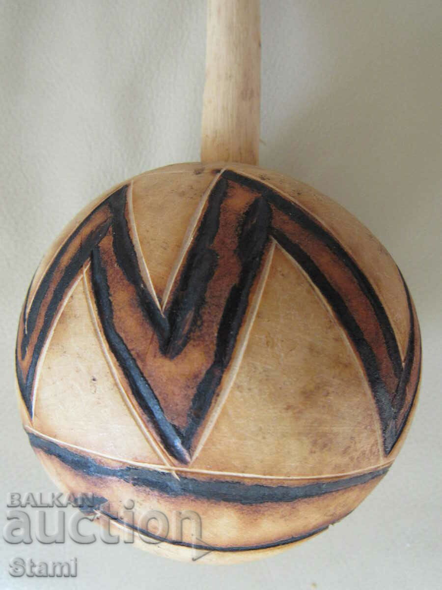 Maroon from the monkey balls with price 22.00 BGN | € 11.25