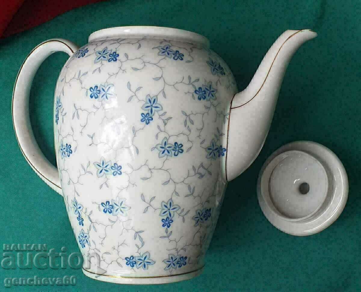 Beautiful porcelain teapot, Hanelore/Bavaria pitcher with price € 21.00 | 41.07 BGN Beautiful porcelain teapot, Hanelore/Bavaria pitcher with price € 21.00 | 41.07 BGN