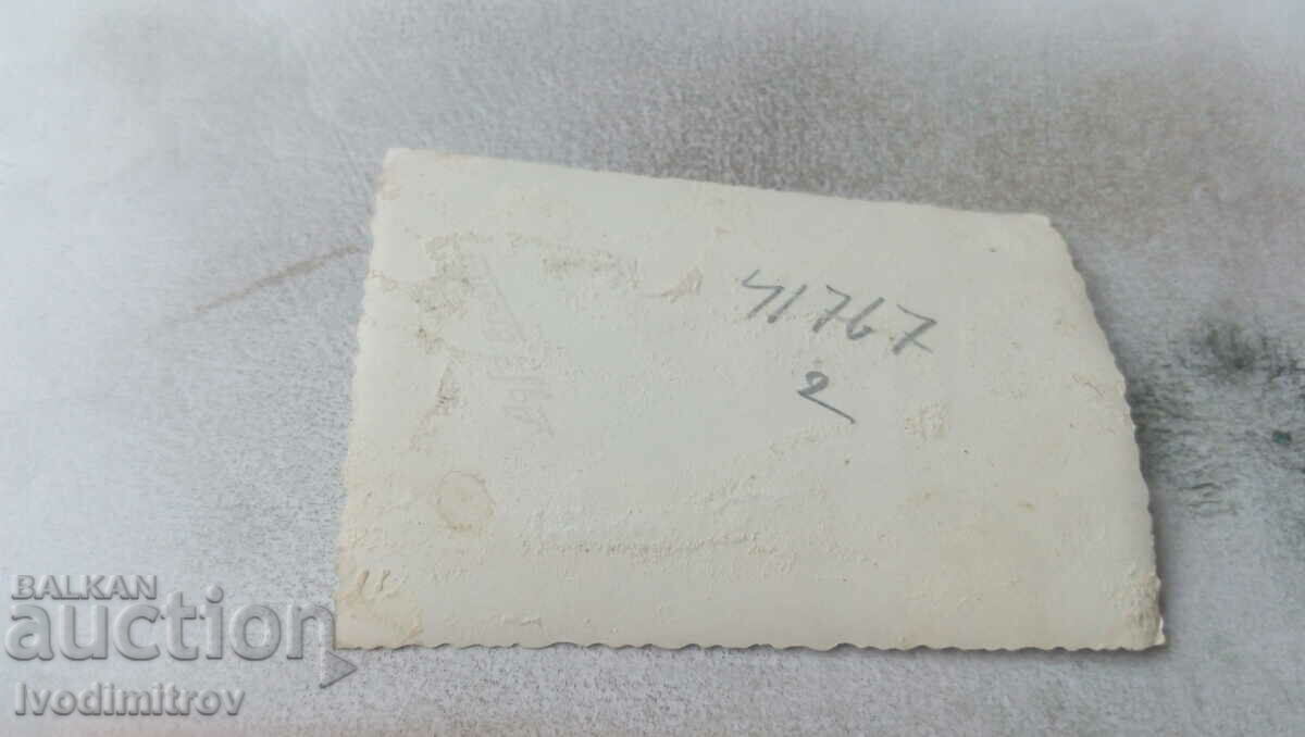 Φωτογραφία Σοφία Δύο νεαρά κορίτσια για μια βόλτα με τιμή 2.65 BGN | € 1.35