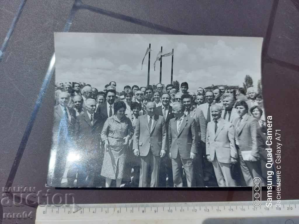 Livrarea TODOR ZHIVKOV - NIKOLAE ȘI ELENA CHAUSHESKU