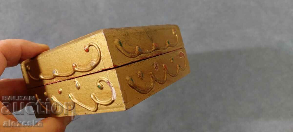 Auction Wooden box Auction Wooden box