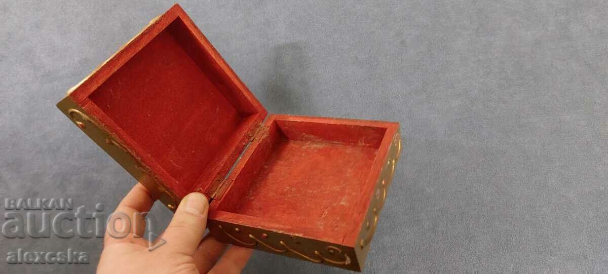 Delivery of Wooden box Delivery of Wooden box