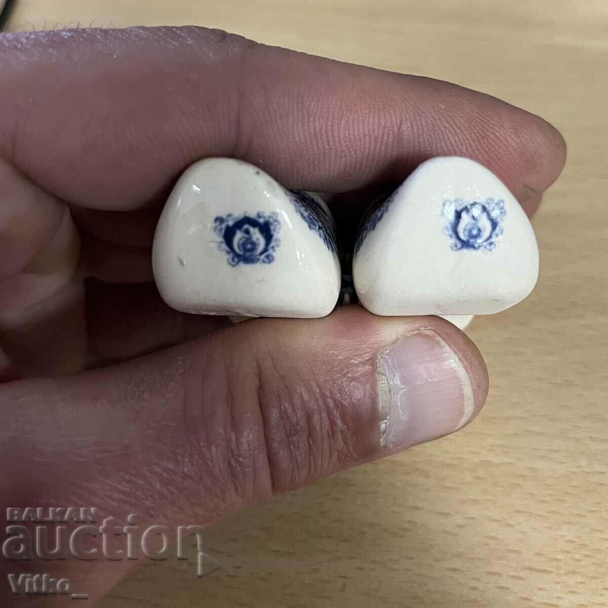 Delivery of Dutch porcelain slippers Delivery of Dutch porcelain slippers