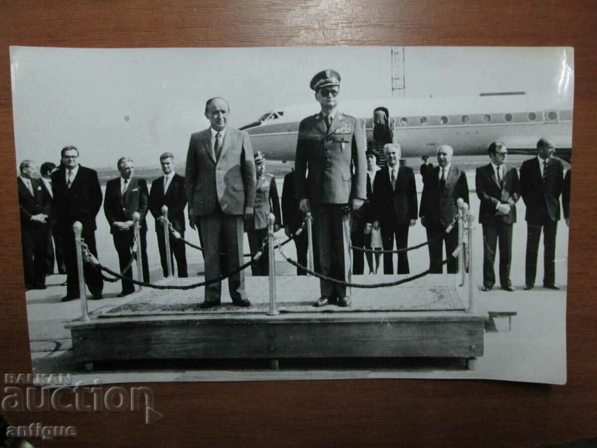 ПОСРЕЩАНЕ ДЕЛЕГАЦИЯ ОТ ПОЛШ НАЧЕЛО С ВОЙЧЕХ ЯРУЗЕЛСКИ с цена 50.00 лв. | € 25.56 ПОСРЕЩАНЕ ДЕЛЕГАЦИЯ ОТ ПОЛШ НАЧЕЛО С ВОЙЧЕХ ЯРУЗЕЛСКИ с цена 50.00 лв. | € 25.56