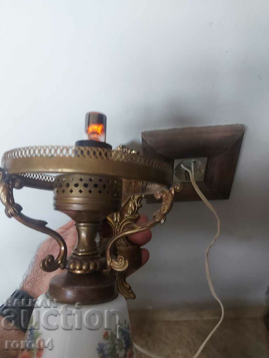PĂTRAT - LAMPĂ - LANARĂ - BEC SLULUIRE