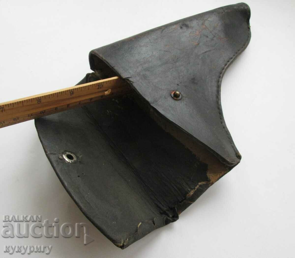 Стар кожен кобур - 6