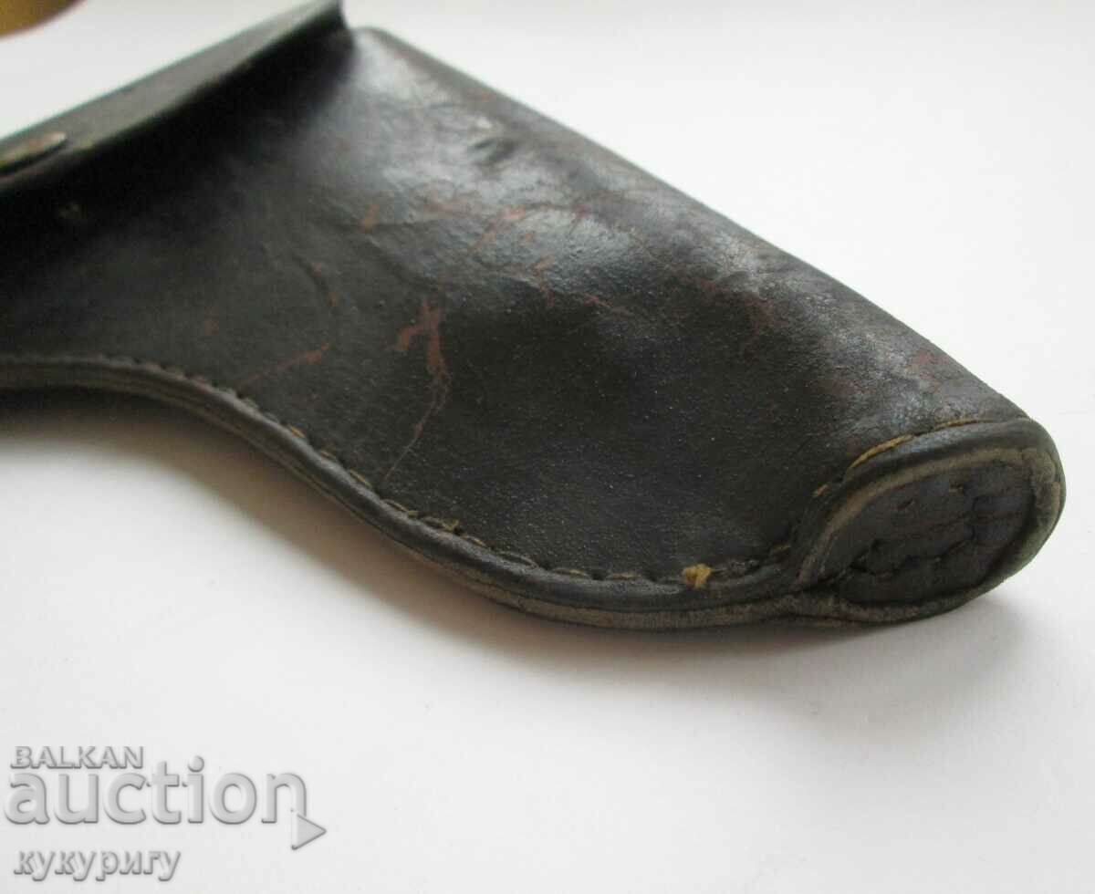 Стар кожен кобур - 7