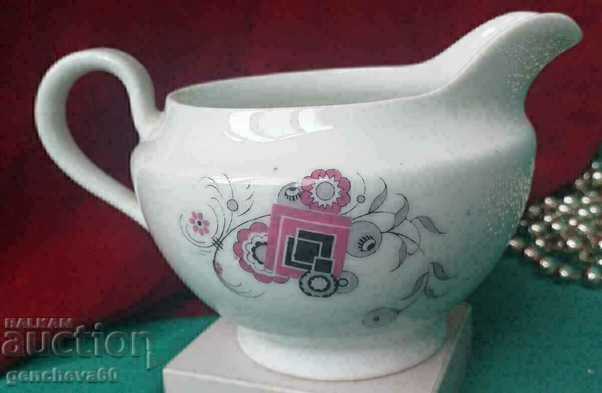 ulcior frantuzesc de lapte mark-Limoges cu preț 12.00 BGN | € 6.14 ulcior frantuzesc de lapte mark-Limoges cu preț 12.00 BGN | € 6.14