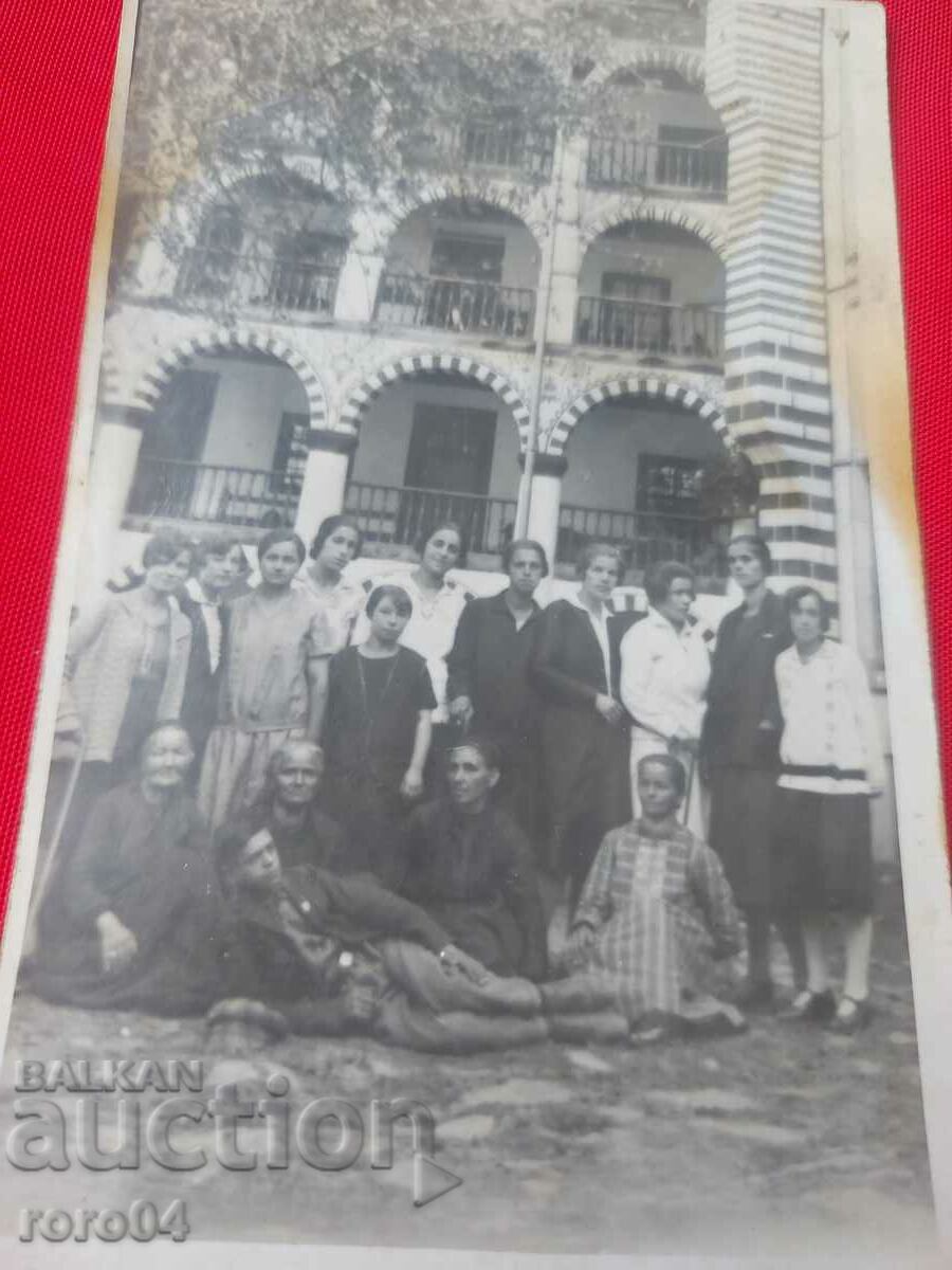 Delivery of RIL MONASTERY - COURTYARD Delivery of RIL MONASTERY - COURTYARD