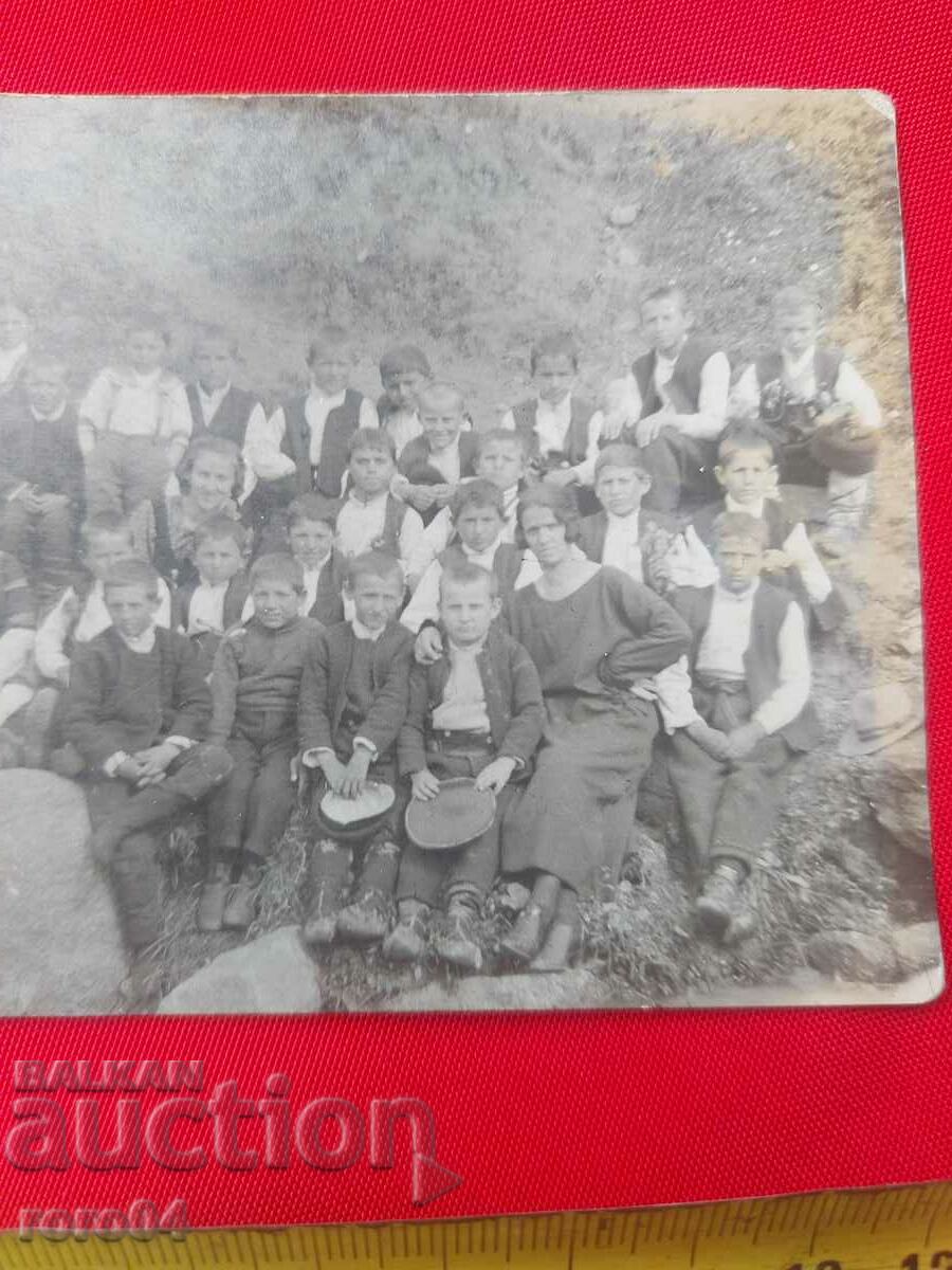 Delivery of CHILDREN - COSTUMES - DRESSES