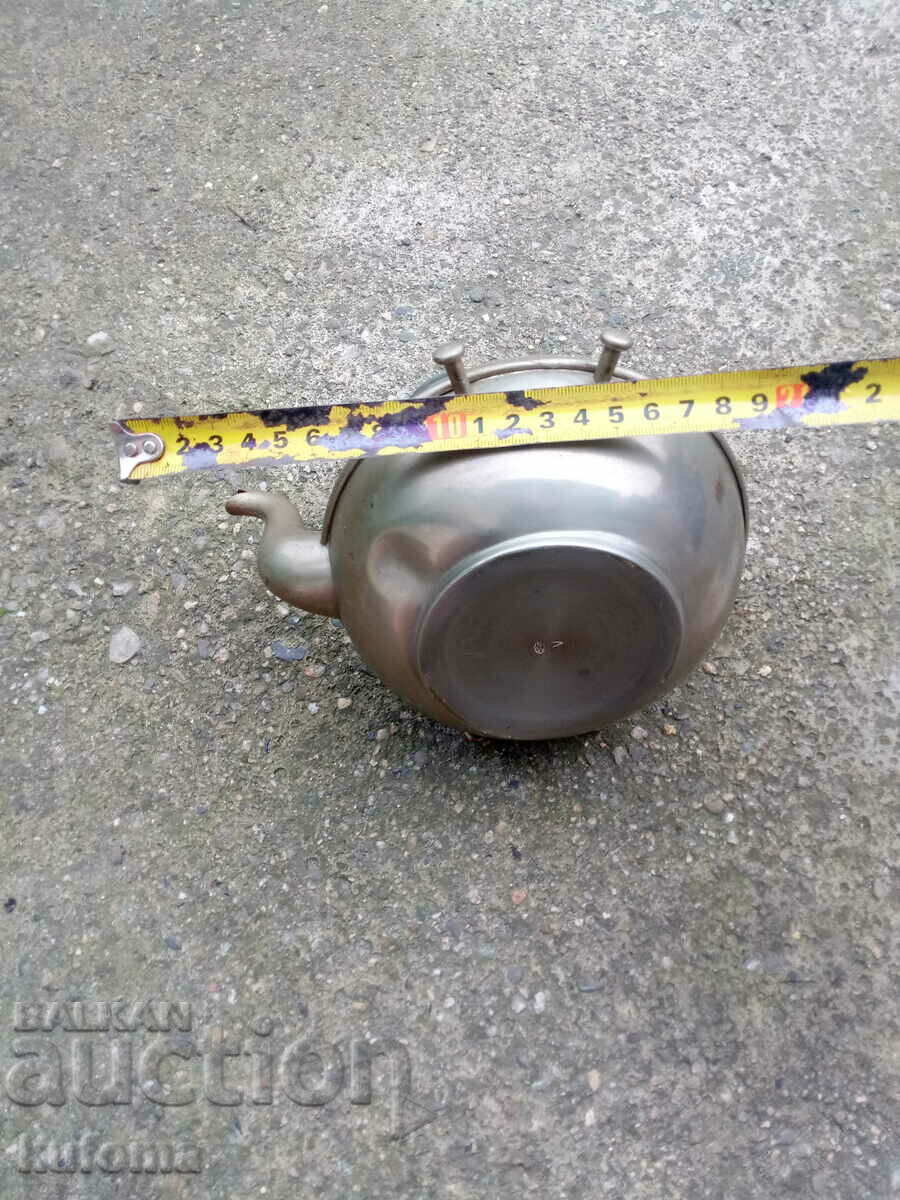 Auction  English brass kettle