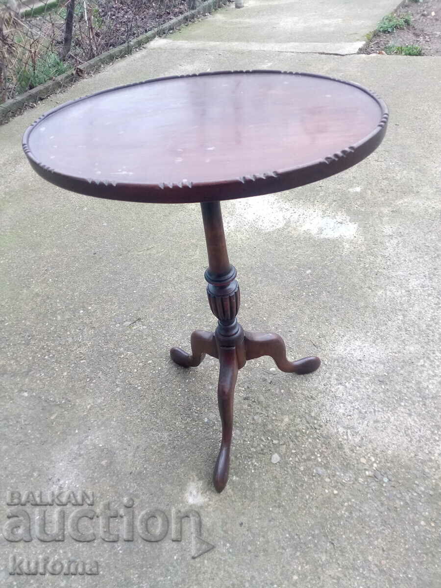 Παλιά ξύλινο τραπέζι