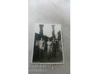 Fotografie Sofia Kniazhevo Un bărbat și două femei la plimbare 1939