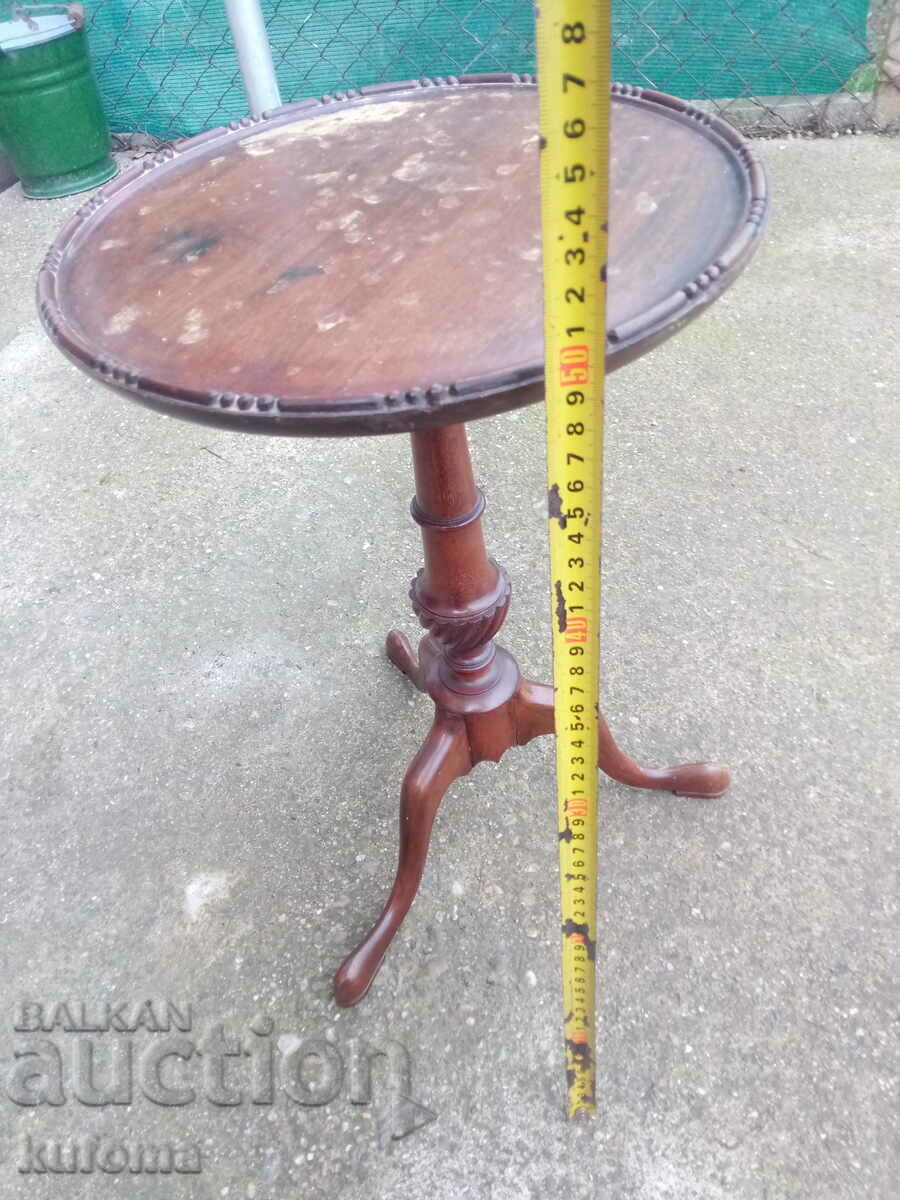 Παλιό ξύλινο τραπεζάκι με τιμή € 39.99 | 78.21 BGN Παλιό ξύλινο τραπεζάκι με τιμή € 39.99 | 78.21 BGN