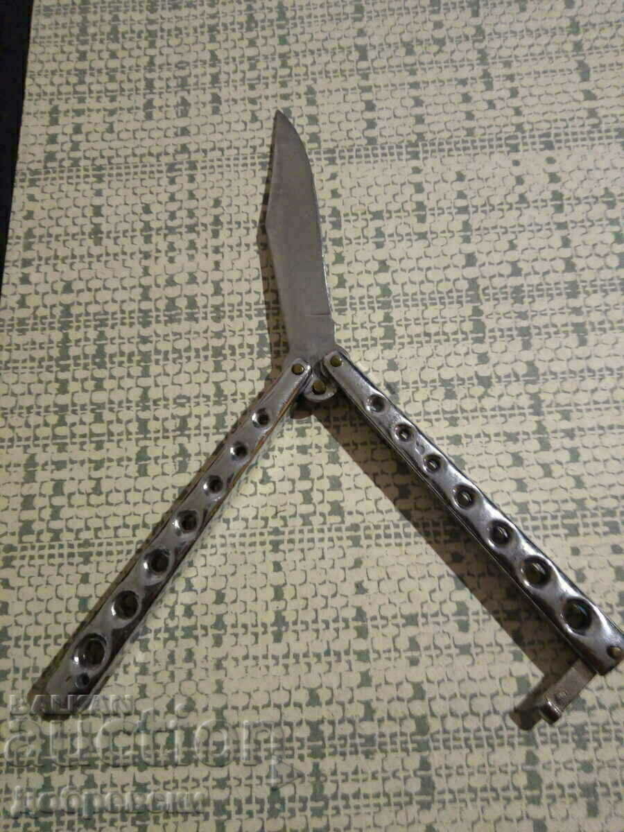 Butterfly knife with price 10.00 BGN | € 5.11 Butterfly knife with price 10.00 BGN | € 5.11