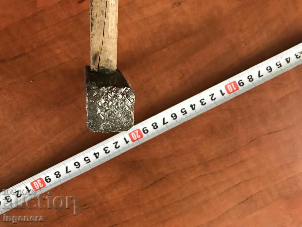 Auction UNIVERSAL HAMMER-400 GR Auction UNIVERSAL HAMMER-400 GR