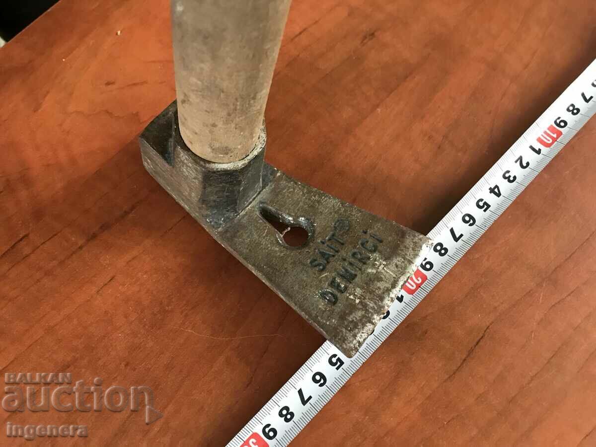 Delivery of TESLA TOOL WITH WOODEN HANDLE Delivery of TESLA TOOL WITH WOODEN HANDLE