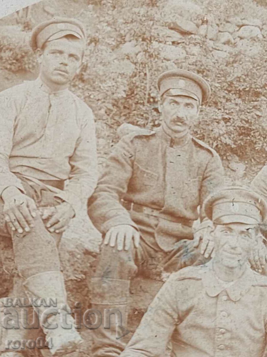 Delivery of OLD MILITARY PHOTO