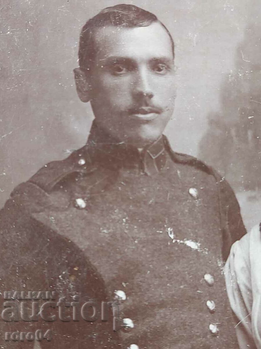 Delivery of OLD MILITARY PHOTO