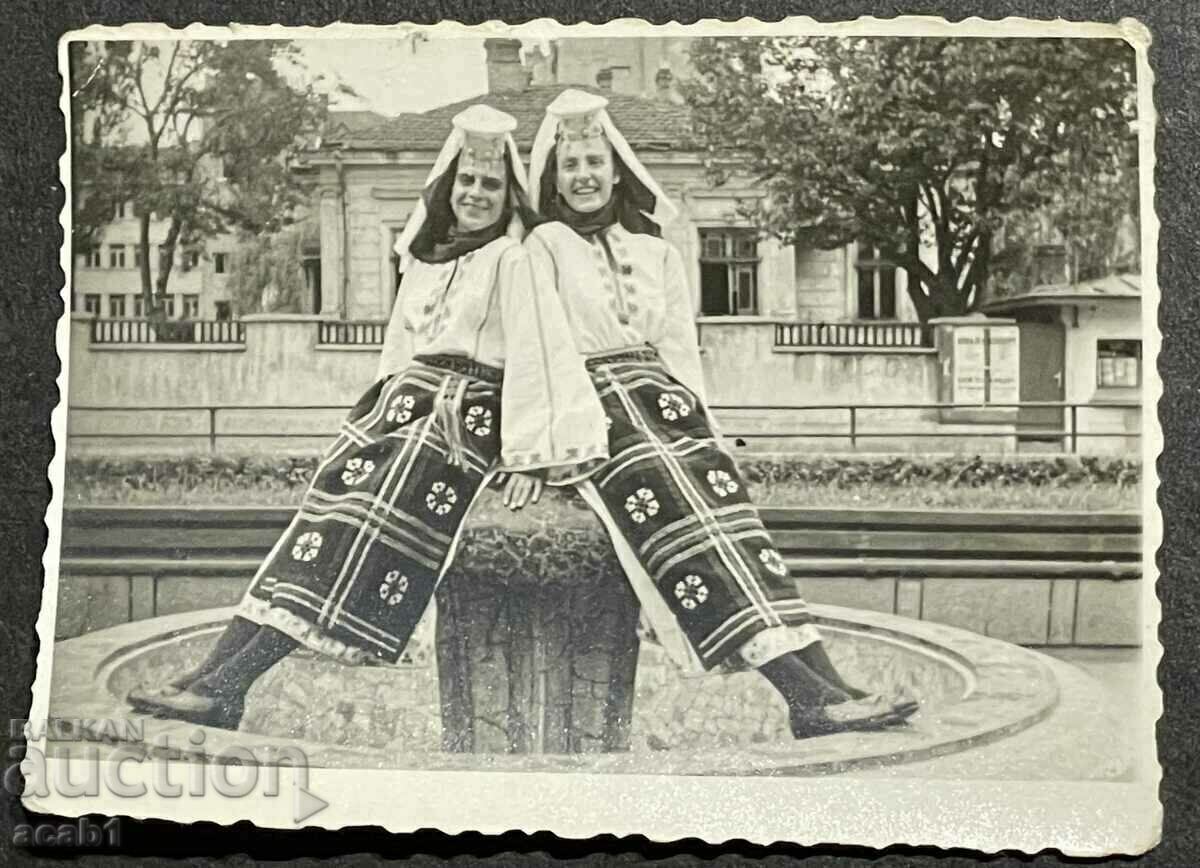 Bulgarian costumes with price 9.99 BGN | € 5.11 Bulgarian costumes with price 9.99 BGN | € 5.11