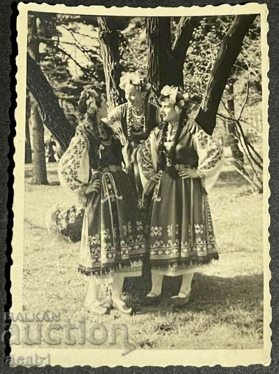 Bulgarian costumes