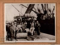 LARGE OLD PHOTO BUENOS AIRES BULGARIANS AT SOUTH DOCK G017