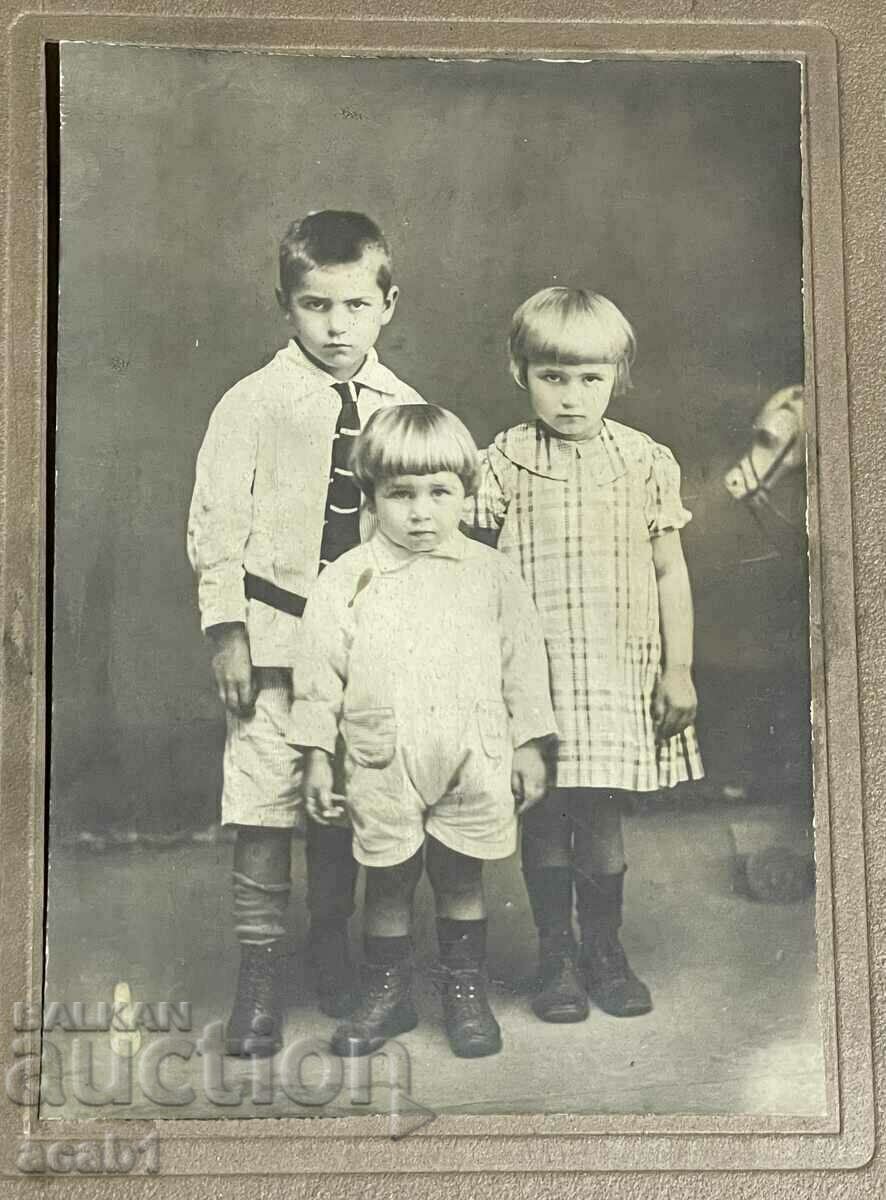 Children 1926 with price 6.99 BGN | € 3.57 Children 1926 with price 6.99 BGN | € 3.57