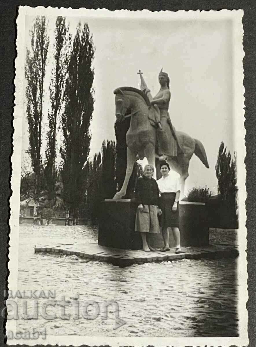 Monumentul Proiectului Raina Princess 1966