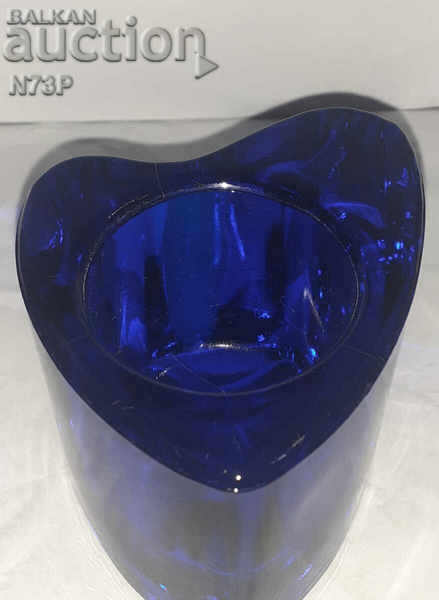 Delivery of SLEEP. CANDLESTICK. BLUE GLASS. Delivery of SLEEP. CANDLESTICK. BLUE GLASS.