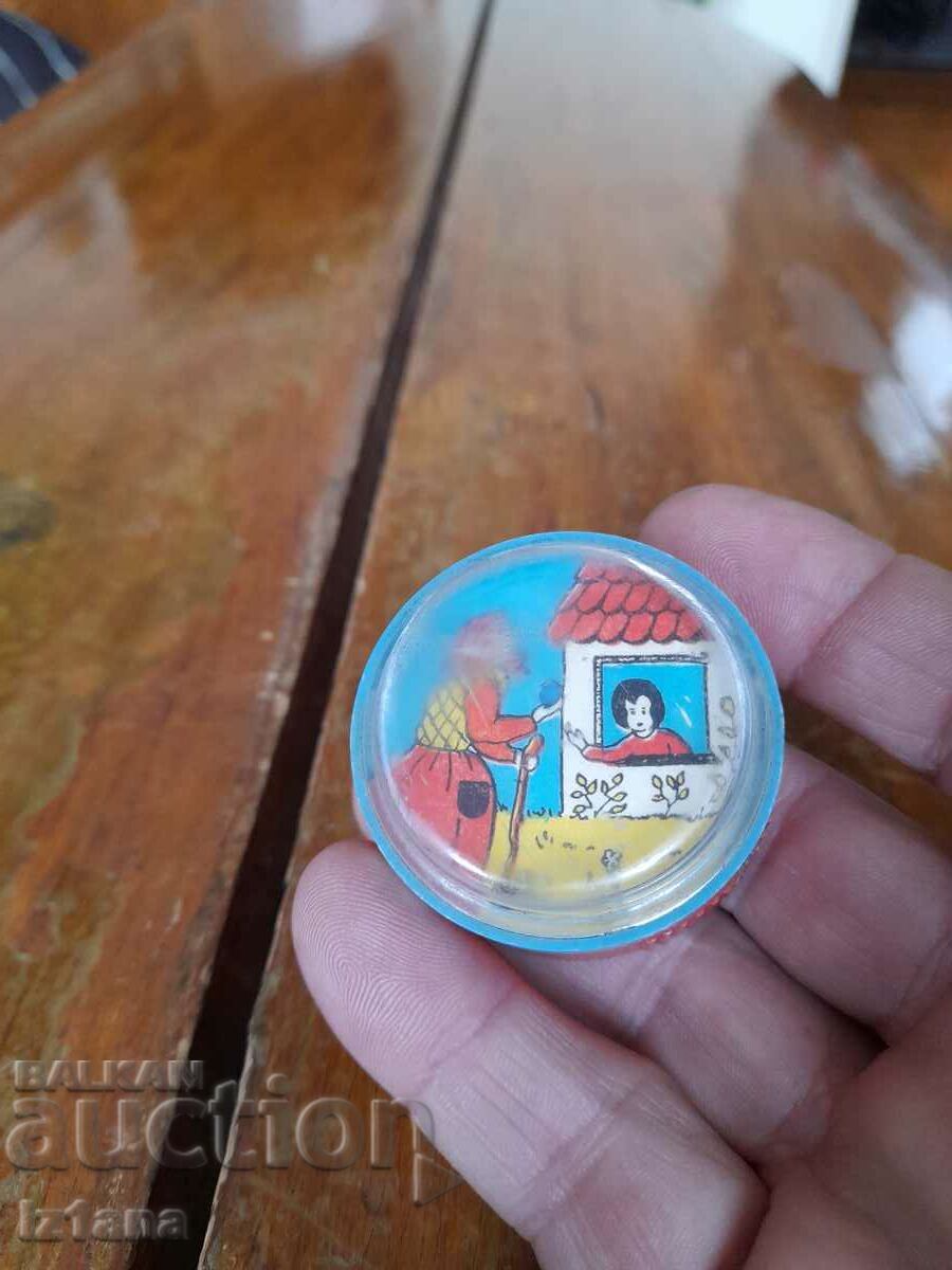 Old sharpener with price 11.00 BGN | € 5.62 Old sharpener with price 11.00 BGN | € 5.62