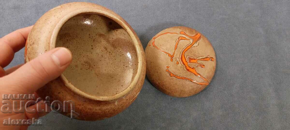 Delivery of Old ceramic vessel Delivery of Old ceramic vessel