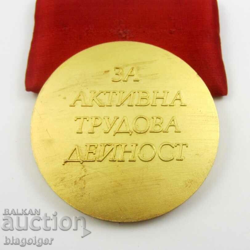 Delivery of PLAQUET-MEDAL-WITH MAT-TIRE-MOTOR TRANSPORT-AWARD Delivery of PLAQUET-MEDAL-WITH MAT-TIRE-MOTOR TRANSPORT-AWARD