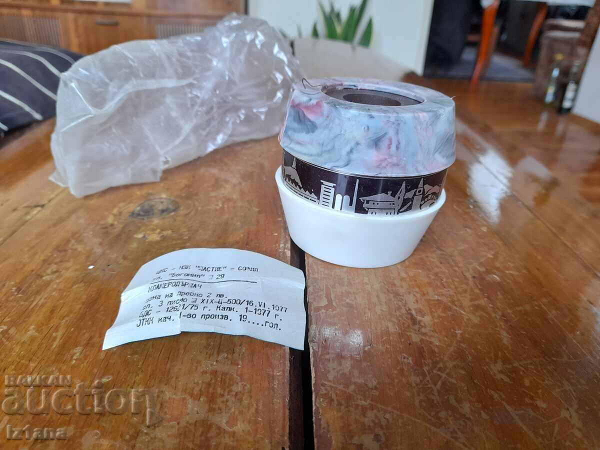 Old paper clip holder with price 18.00 BGN | € 9.20 Old paper clip holder with price 18.00 BGN | € 9.20